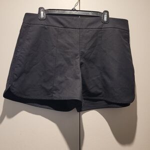 Kit and Ace shorts. Size Large. Black